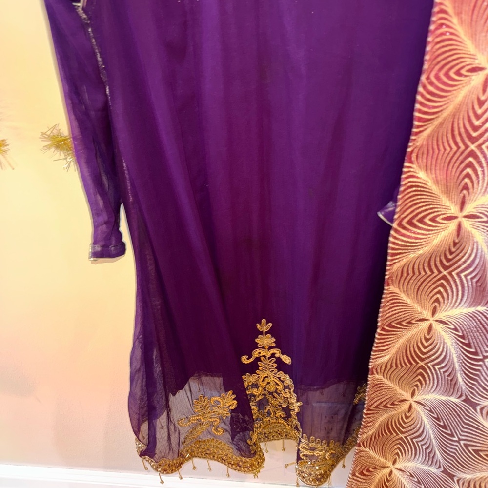 Elegant Purple and Gold Embroidered Women's Top - Picture 3 of 5